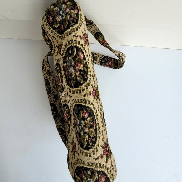 Vintage 60s/70s floral designed Tapestry fabric handbag - Picture 8 of 11